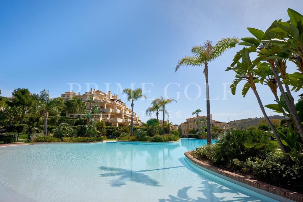 4 bed Penthouse For Sale in Benahavis, Malaga - thumb 1