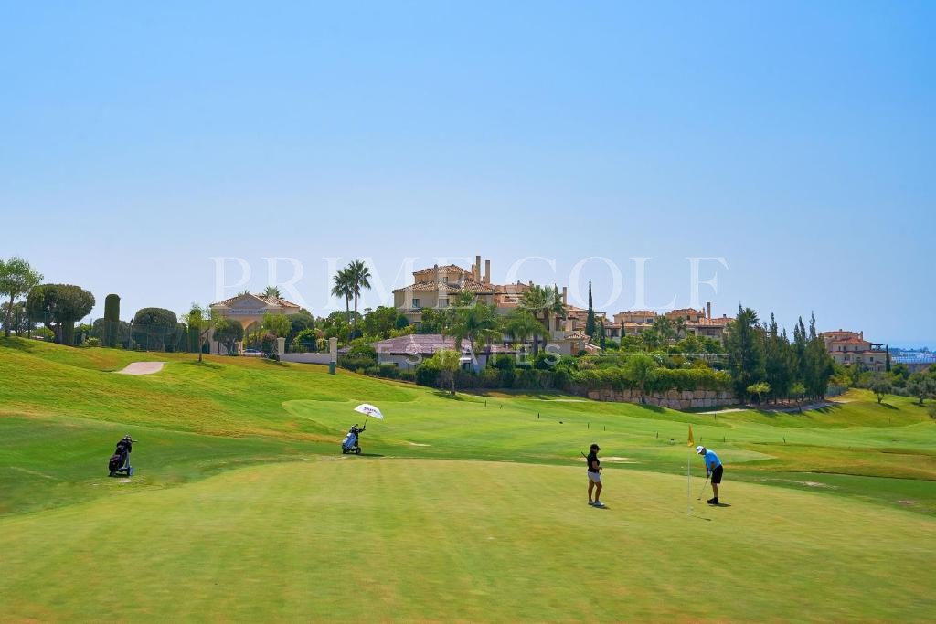4 bed Penthouse For Sale in Benahavis, Malaga - thumb 5