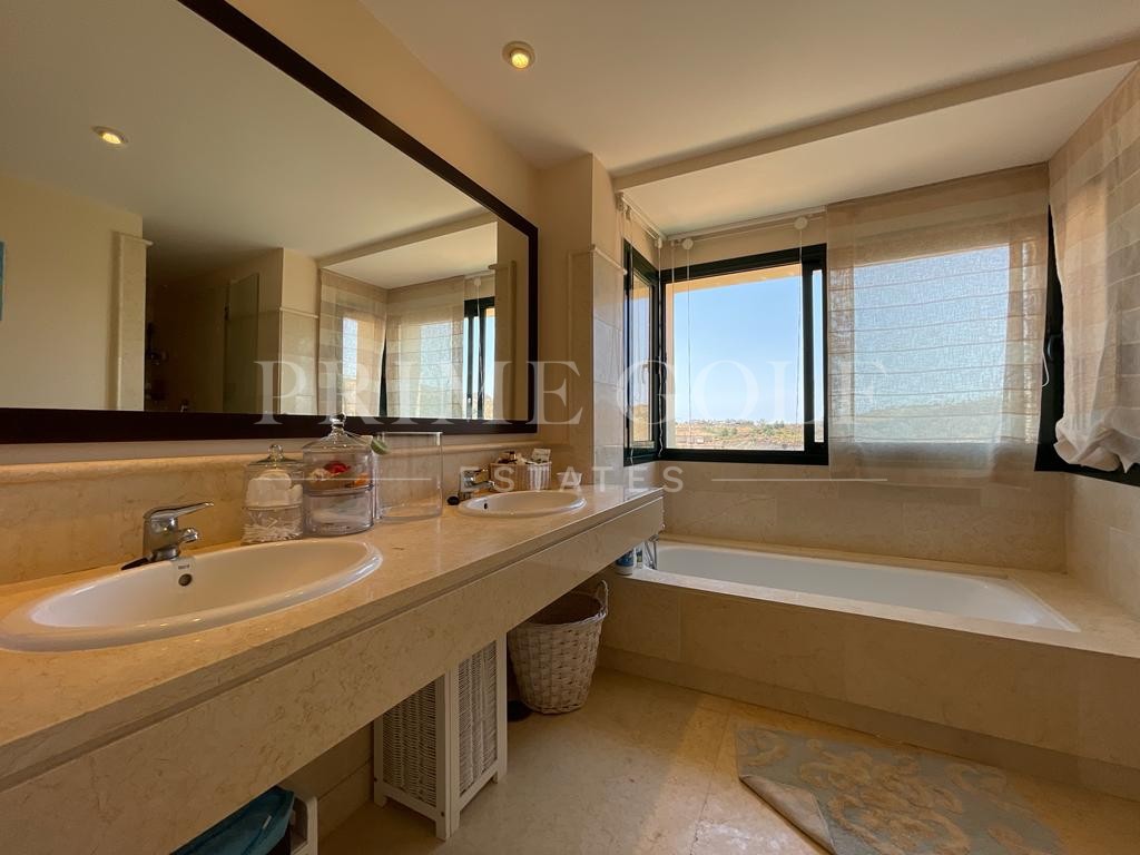 4 bed Penthouse For Sale in Benahavis, Malaga - thumb 20