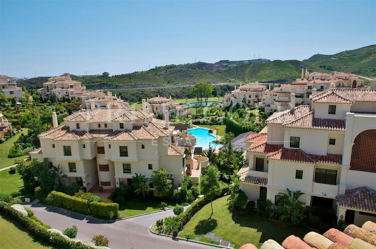 4 bed Penthouse For Sale in Benahavis, Malaga - thumb 40