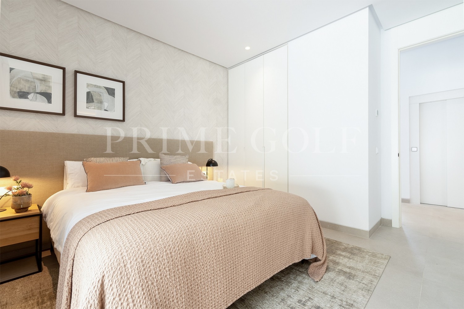 4 bed Villa For Sale in Marbella Golden Mile, Malaga - thumb 17