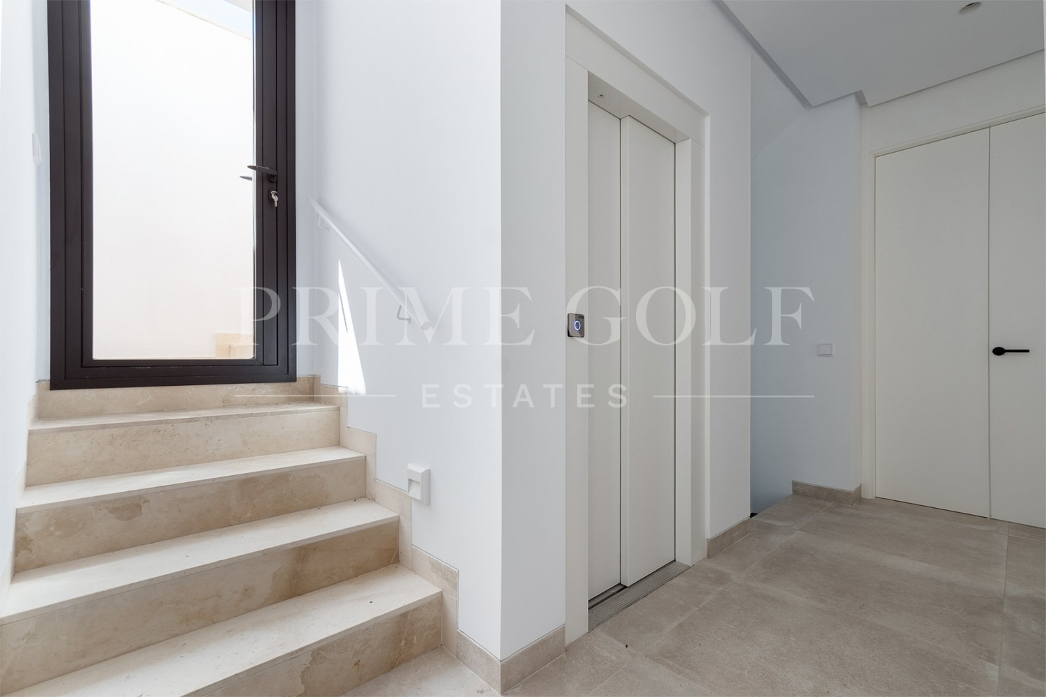 4 bed Villa For Sale in Marbella Golden Mile, Malaga - thumb 36