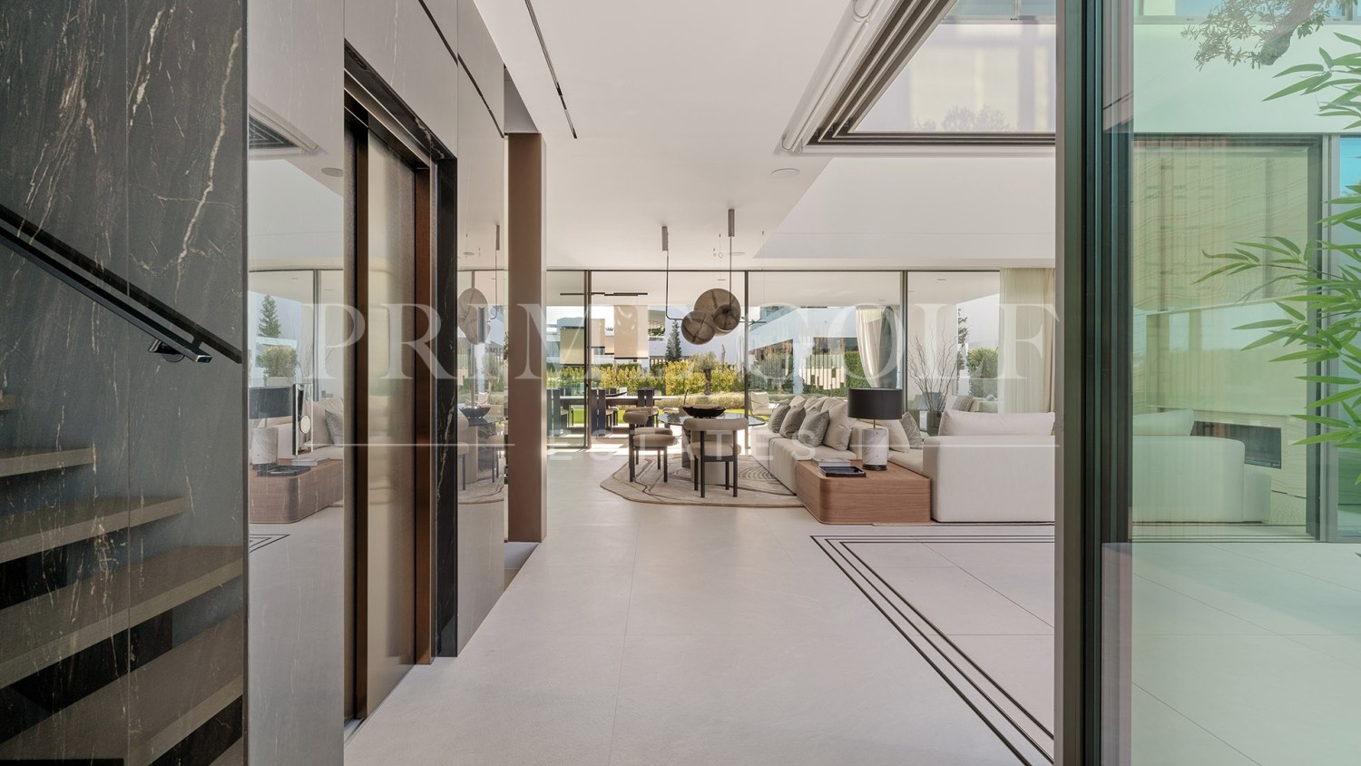 4 bed Villa For Sale in Marbella Golden Mile, Malaga - thumb 11