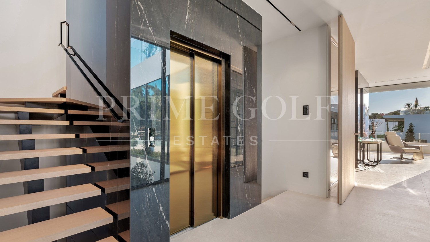 4 bed Villa For Sale in Marbella Golden Mile, Malaga - thumb 39