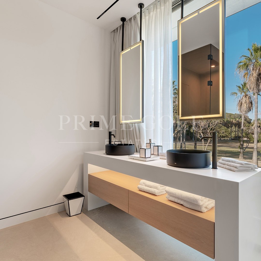4 bed Villa For Sale in Marbella Golden Mile, Malaga - thumb 42