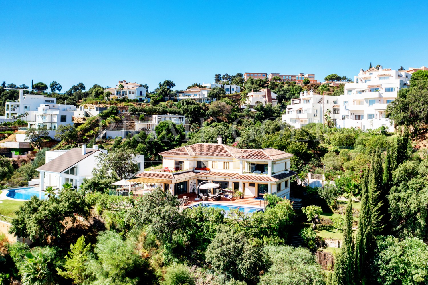 5 bed Villa For Sale in Marbella East, Malaga - thumb 3