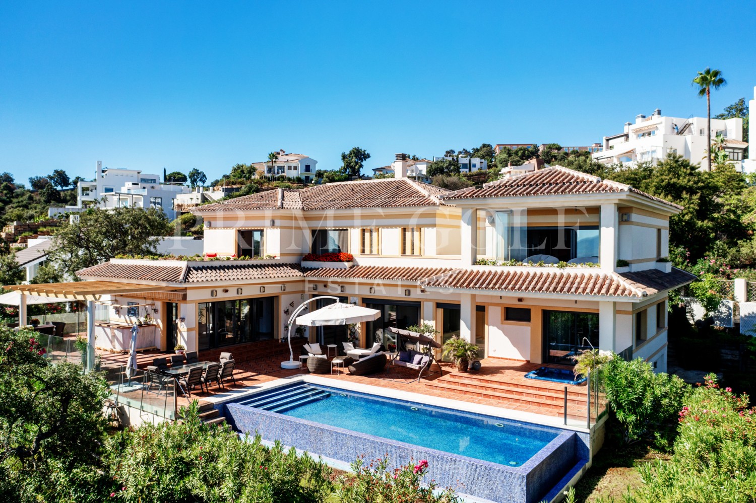 5 bed Villa For Sale in Marbella East, Malaga - thumb 4