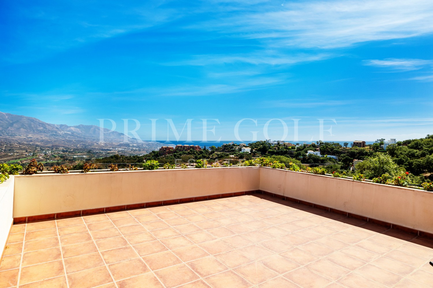 5 bed Villa For Sale in Marbella East, Malaga - thumb 17