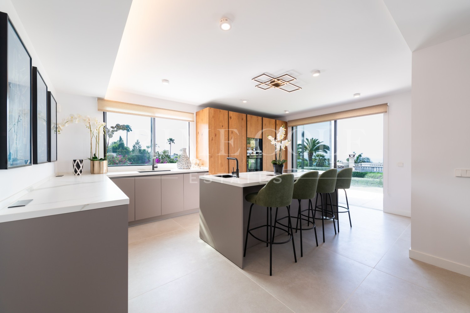 5 bed Villa For Sale in Marbella Golden Mile, Malaga - thumb 11