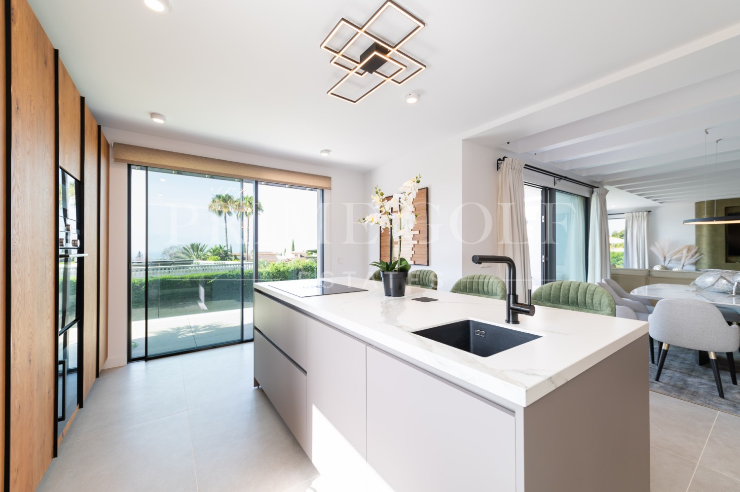 5 bed Villa For Sale in Marbella Golden Mile, Malaga - thumb 14
