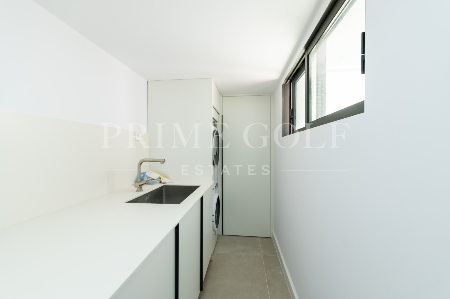 5 bed Villa For Sale in Marbella Golden Mile, Malaga - thumb 24