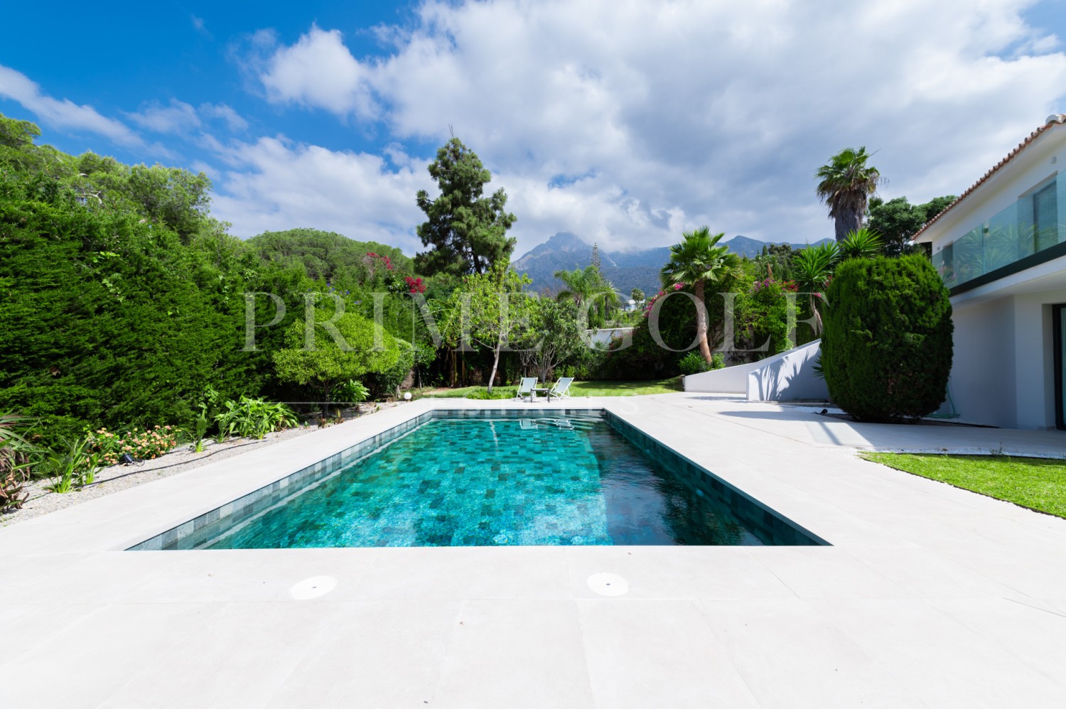 5 bed Villa For Sale in Marbella Golden Mile, Malaga - thumb 38