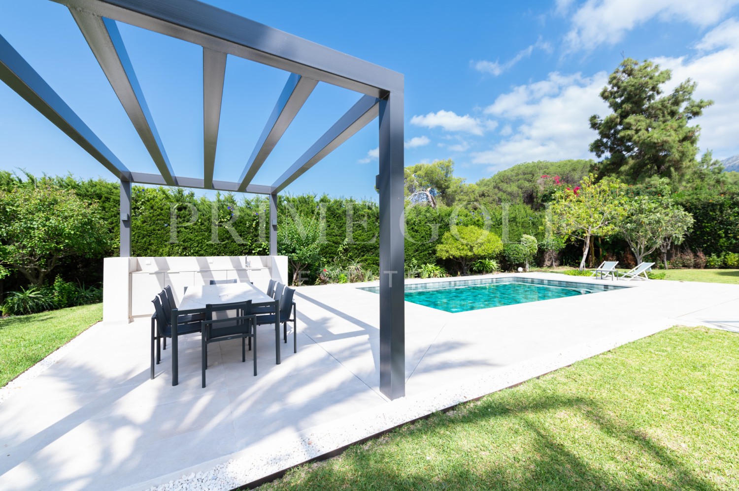 5 bed Villa For Sale in Marbella Golden Mile, Malaga - thumb 39