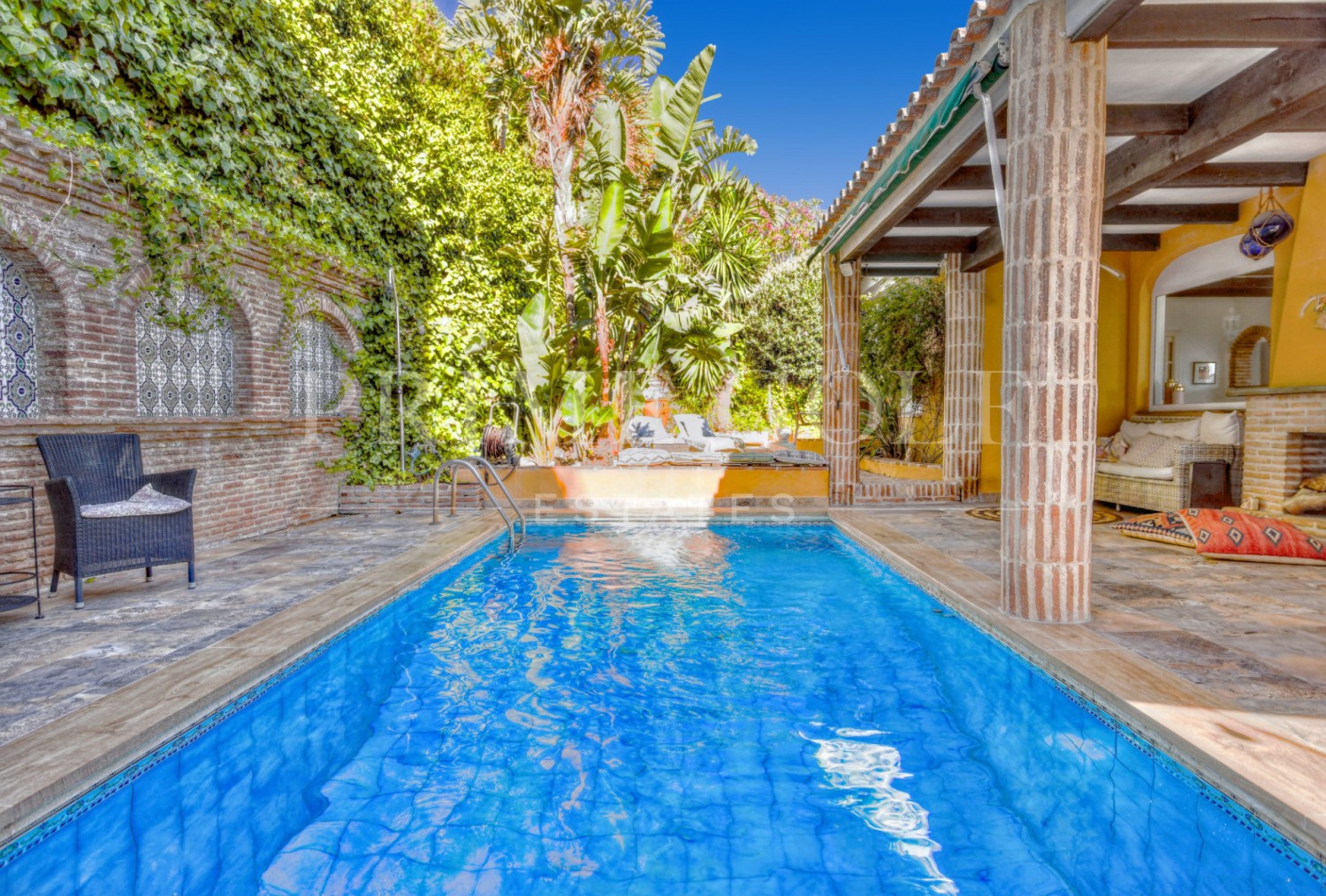 5 bed Villa For Sale in Benalmadena, Malaga - thumb 3