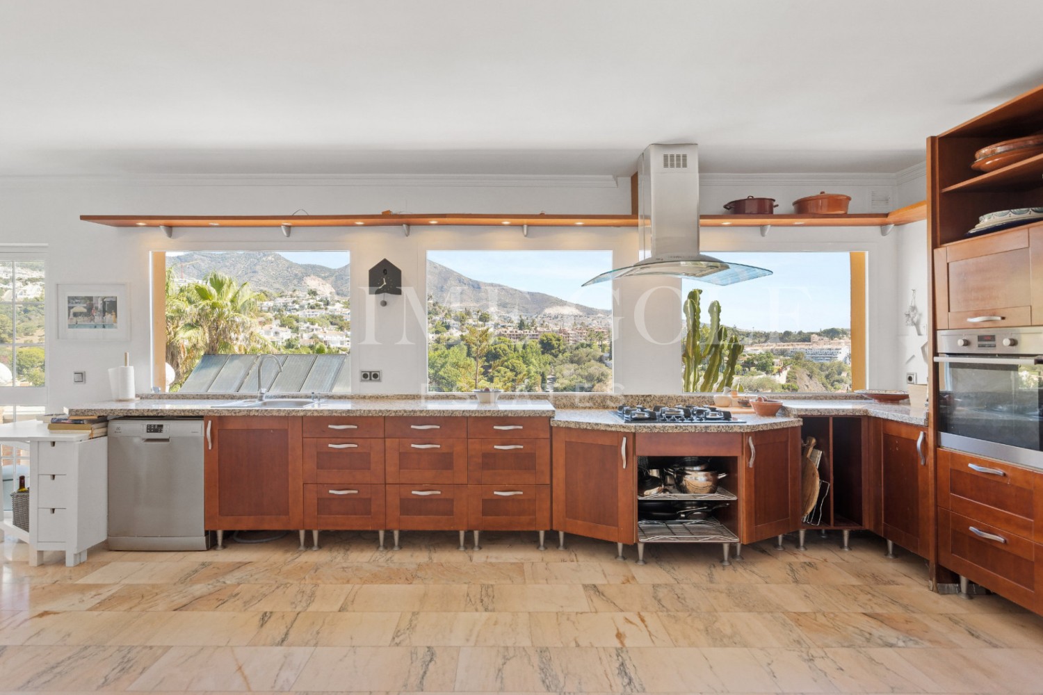 5 bed Villa For Sale in Benalmadena, Malaga - thumb 31