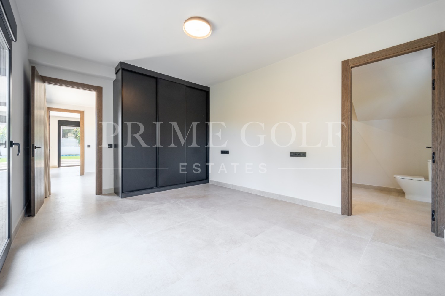 5 bed Villa For Sale in Mijas Costa, Malaga - thumb 31
