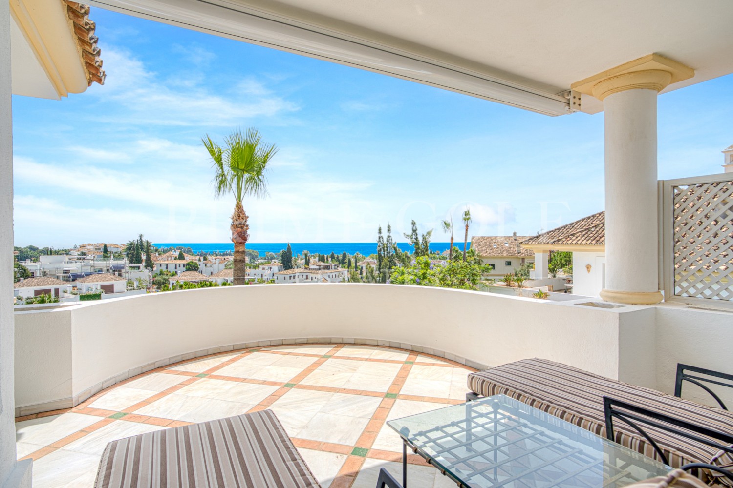 3 bed Penthouse For Sale in Marbella Golden Mile, Malaga - thumb 2