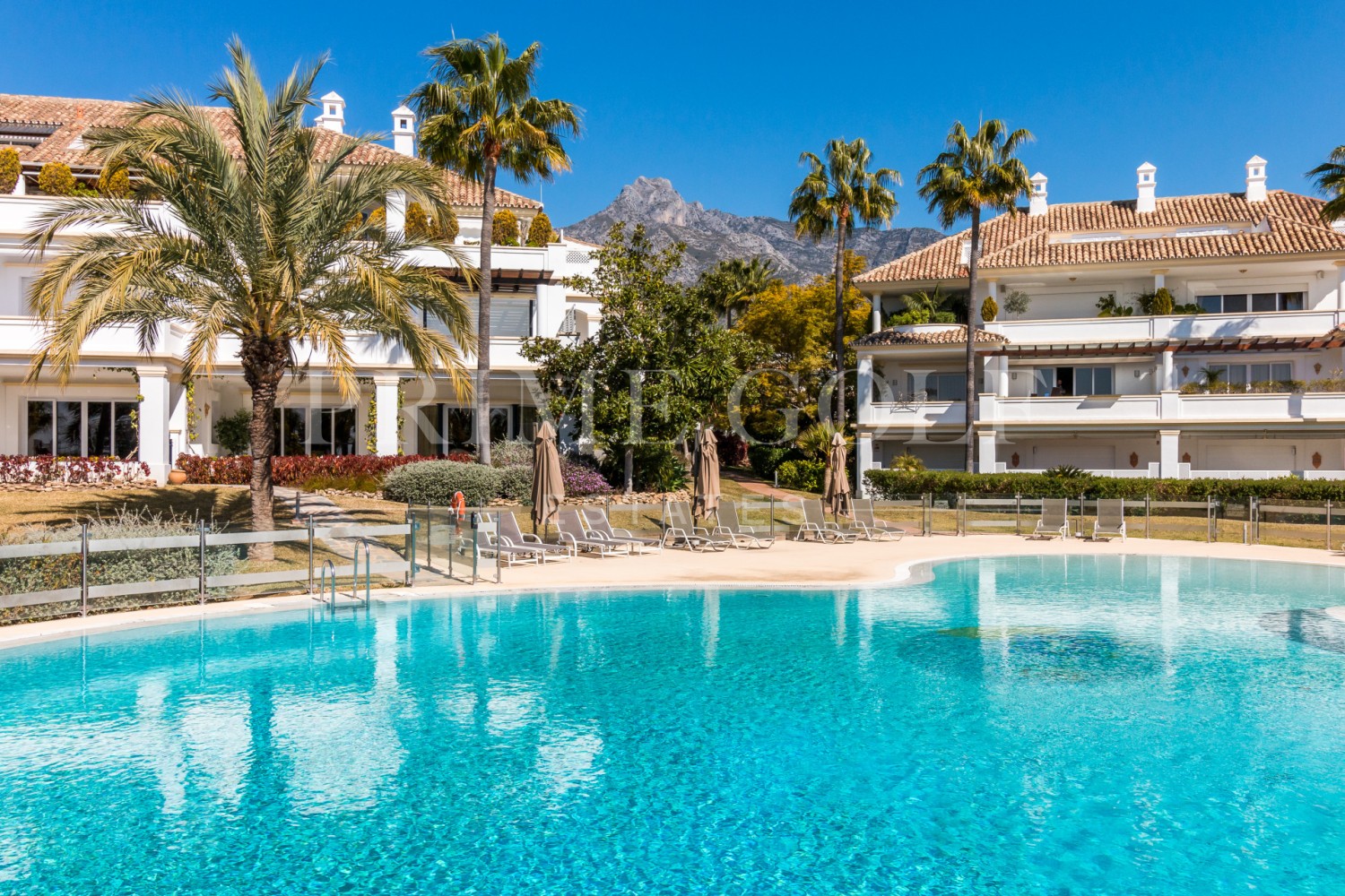 3 bed Penthouse For Sale in Marbella Golden Mile, Malaga - thumb 3