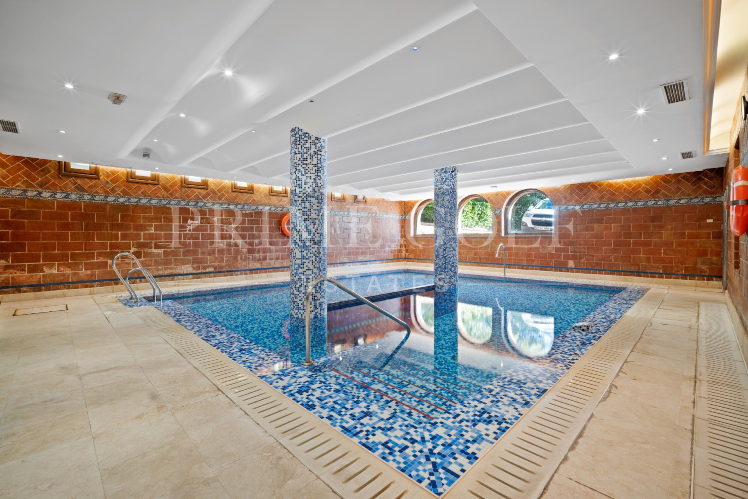 3 bed Penthouse For Sale in Marbella Golden Mile, Malaga - thumb 8