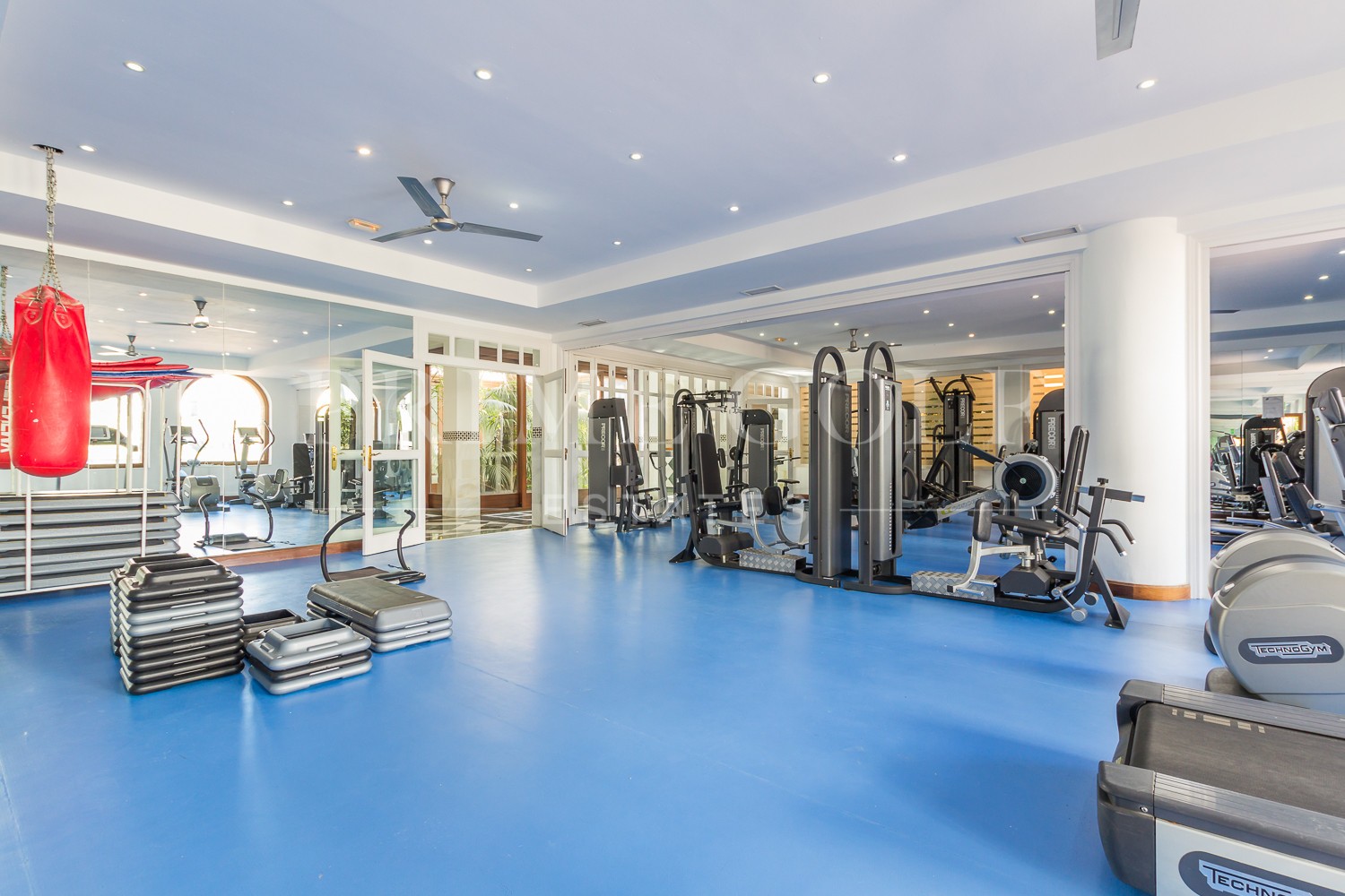 3 bed Penthouse For Sale in Marbella Golden Mile, Malaga - thumb 10