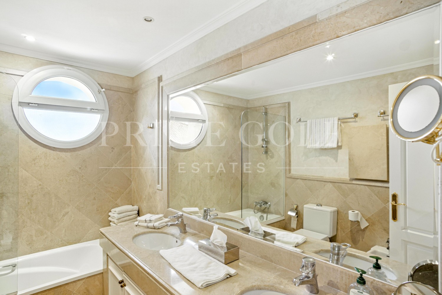 3 bed Penthouse For Sale in Marbella Golden Mile, Malaga - thumb 21