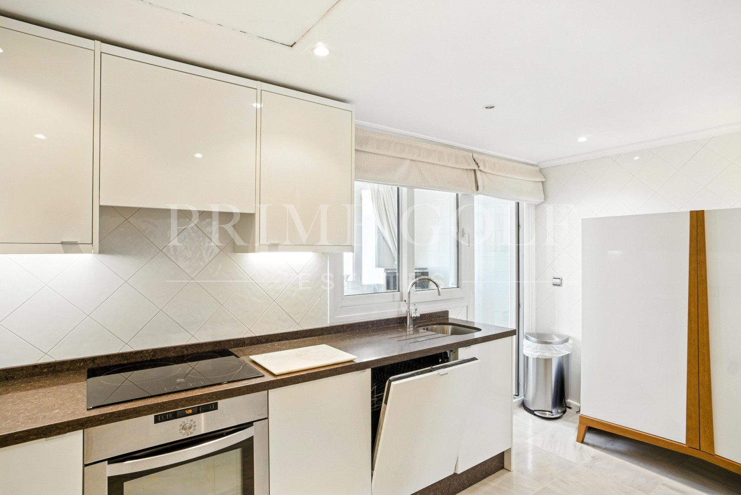 3 bed Penthouse For Sale in Marbella Golden Mile, Malaga - thumb 27