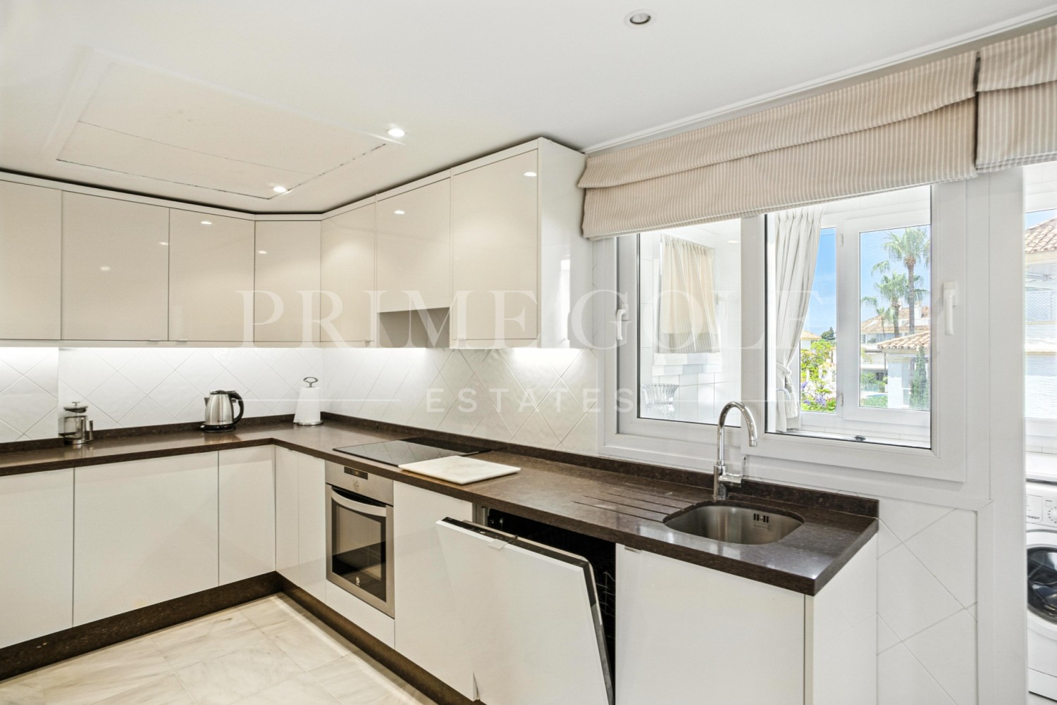3 bed Penthouse For Sale in Marbella Golden Mile, Malaga - thumb 31