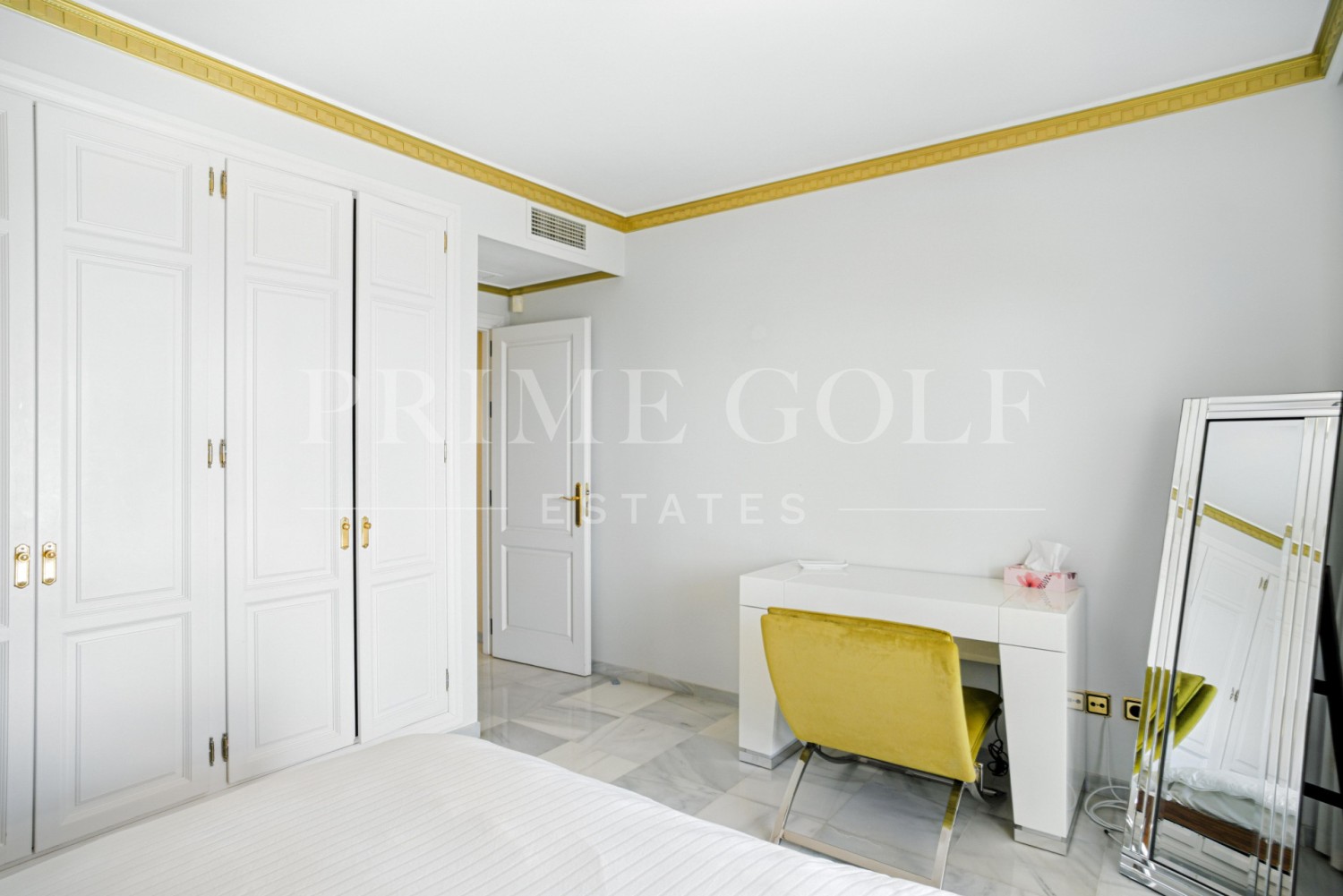 3 bed Penthouse For Sale in Marbella Golden Mile, Malaga - thumb 38