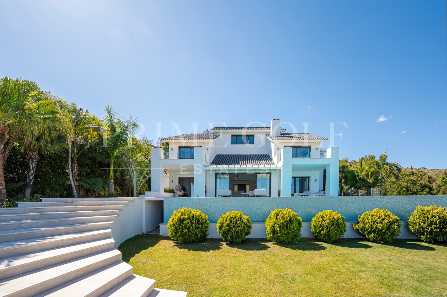 6 bed Villa For Sale in Benahavis, Malaga - thumb 1
