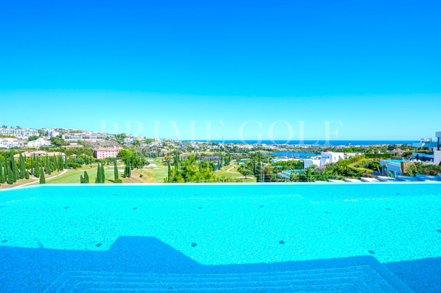 6 bed Villa For Sale in Benahavis, Malaga - thumb 2