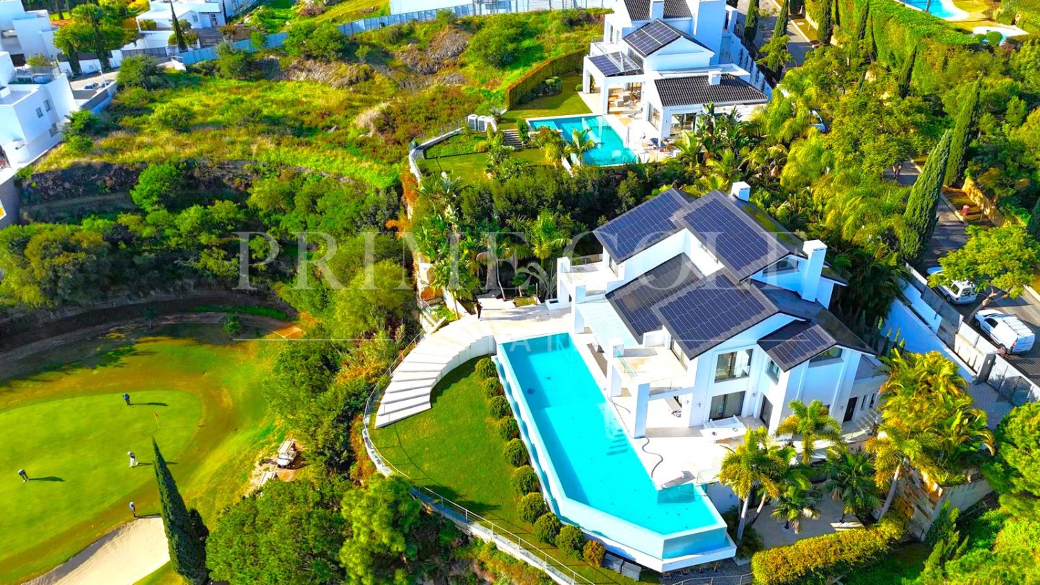 6 bed Villa For Sale in Benahavis, Malaga - thumb 3