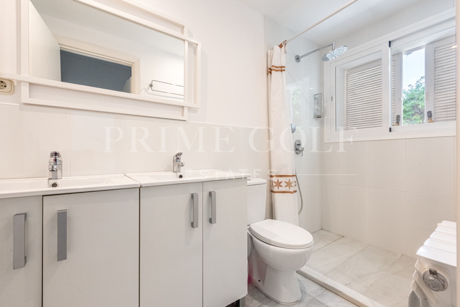 7 bed Villa For Sale in Marbella East, Malaga - thumb 20