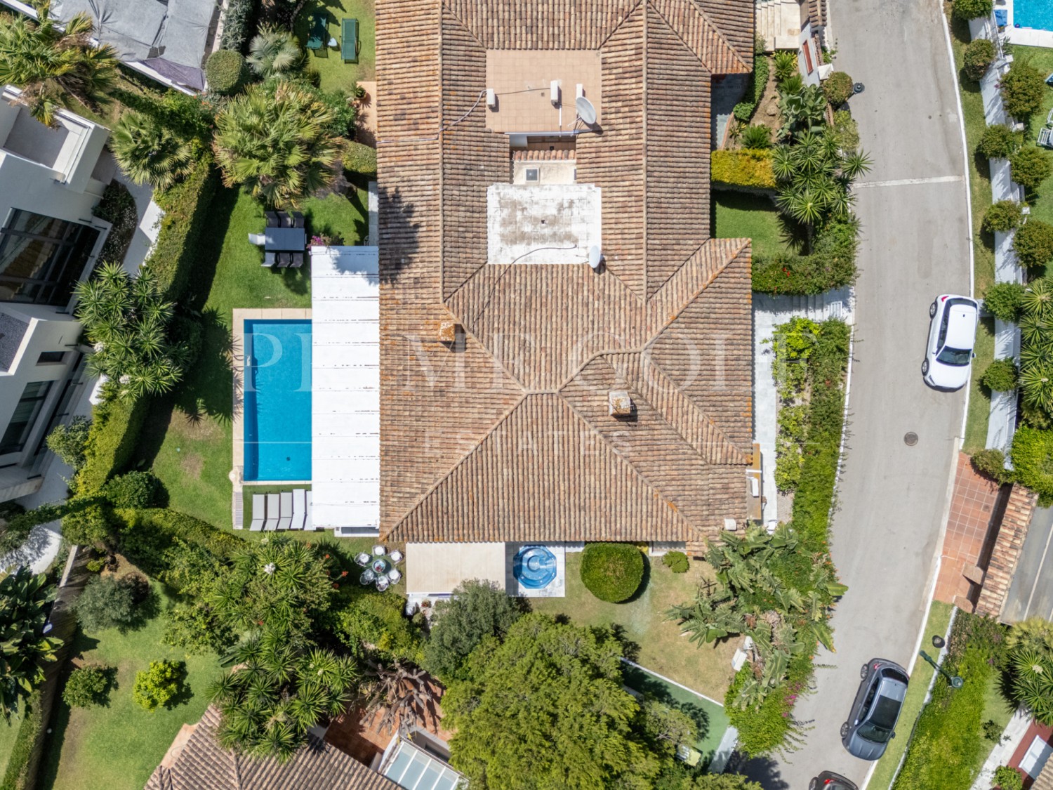 7 bed Villa For Sale in Marbella East, Malaga - thumb 22