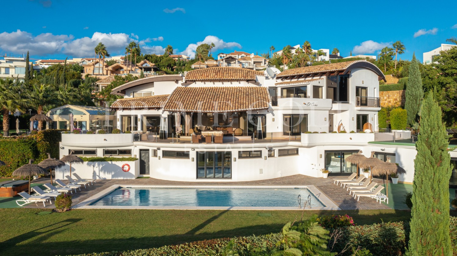 8 bed Villa For Sale in Benahavis, Malaga - thumb 2