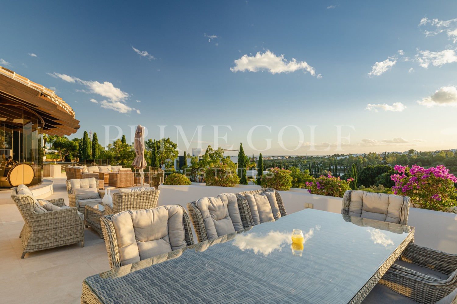 8 bed Villa For Sale in Benahavis, Malaga - thumb 4