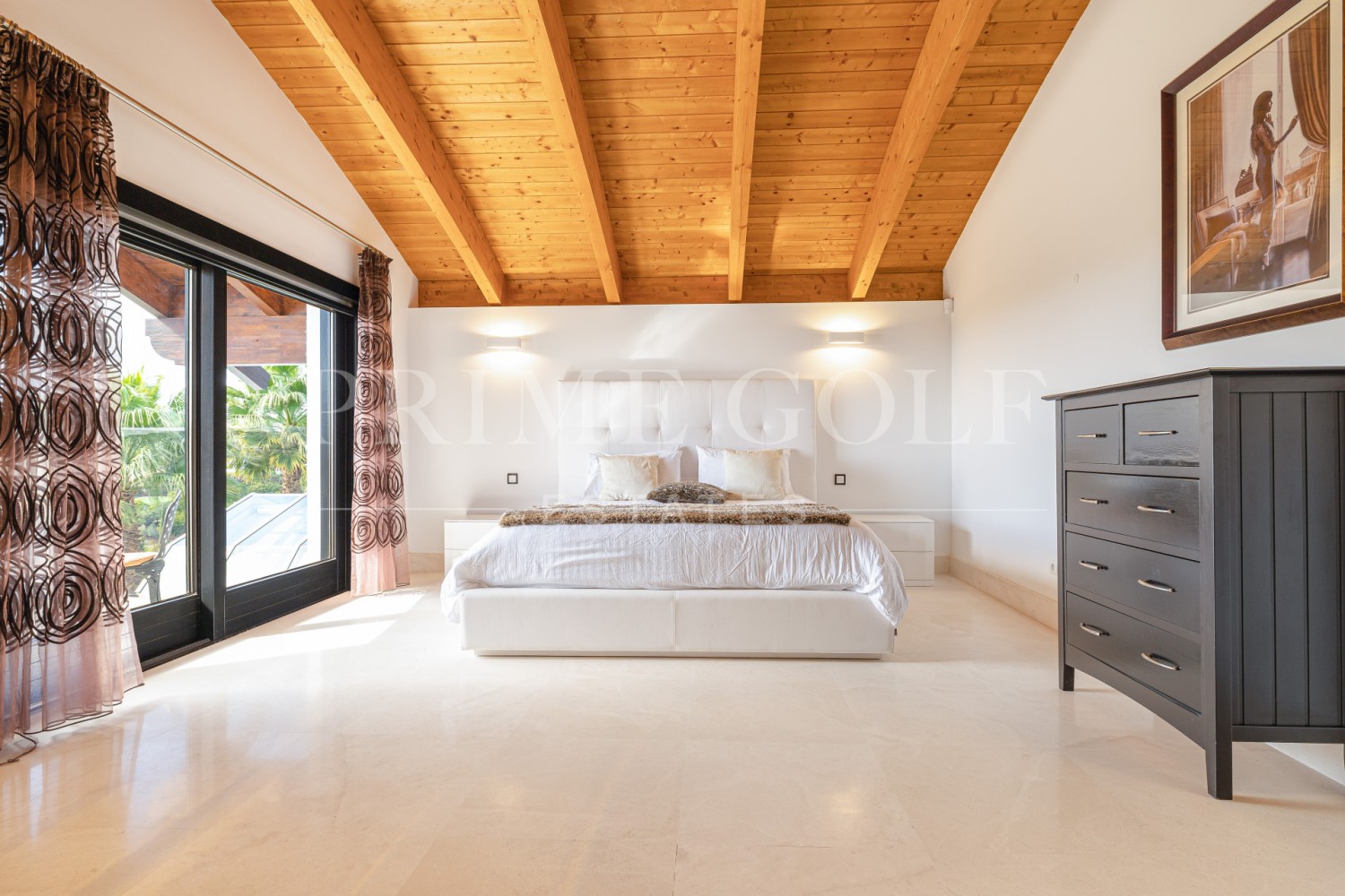 8 bed Villa For Sale in Benahavis, Malaga - thumb 11