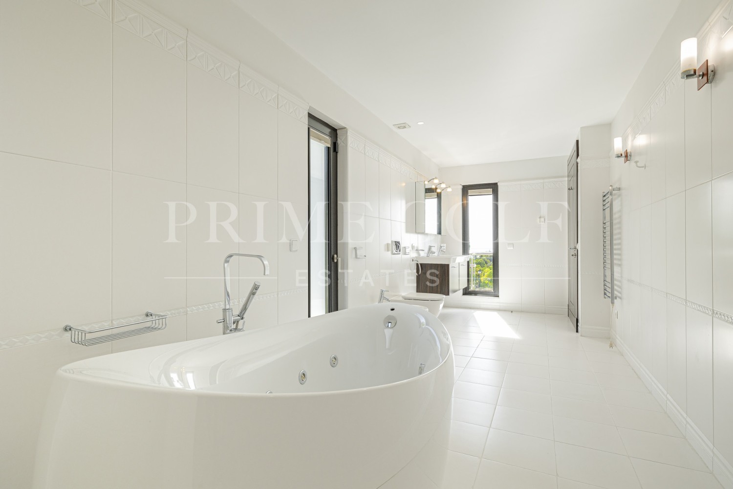 8 bed Villa For Sale in Benahavis, Malaga - thumb 14