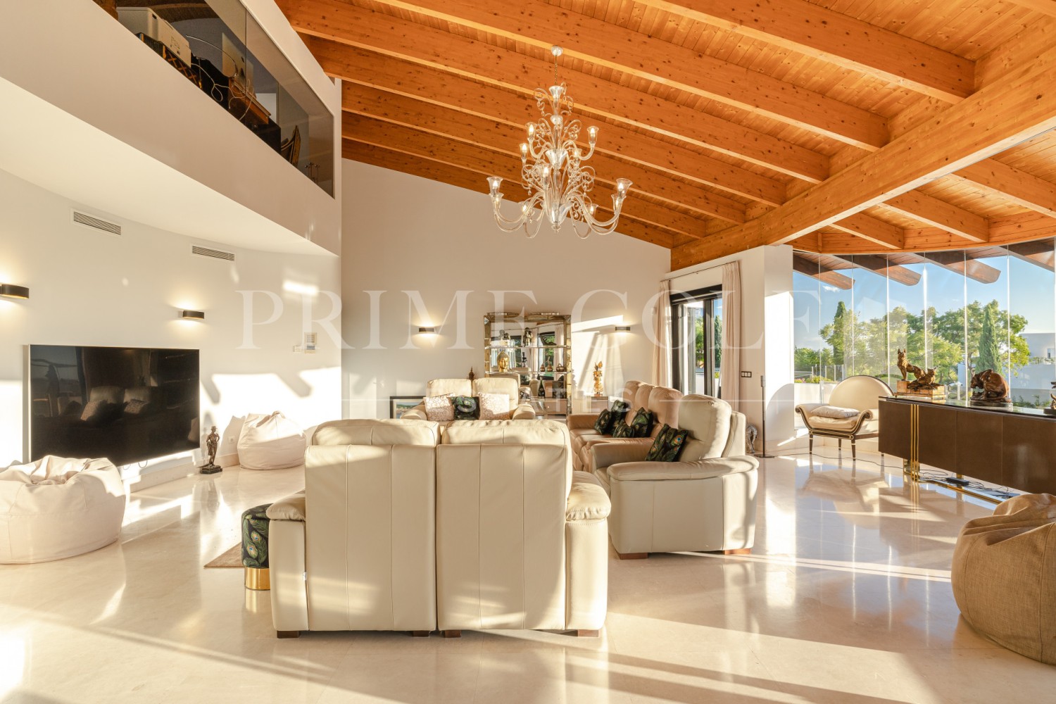 8 bed Villa For Sale in Benahavis, Malaga - thumb 16