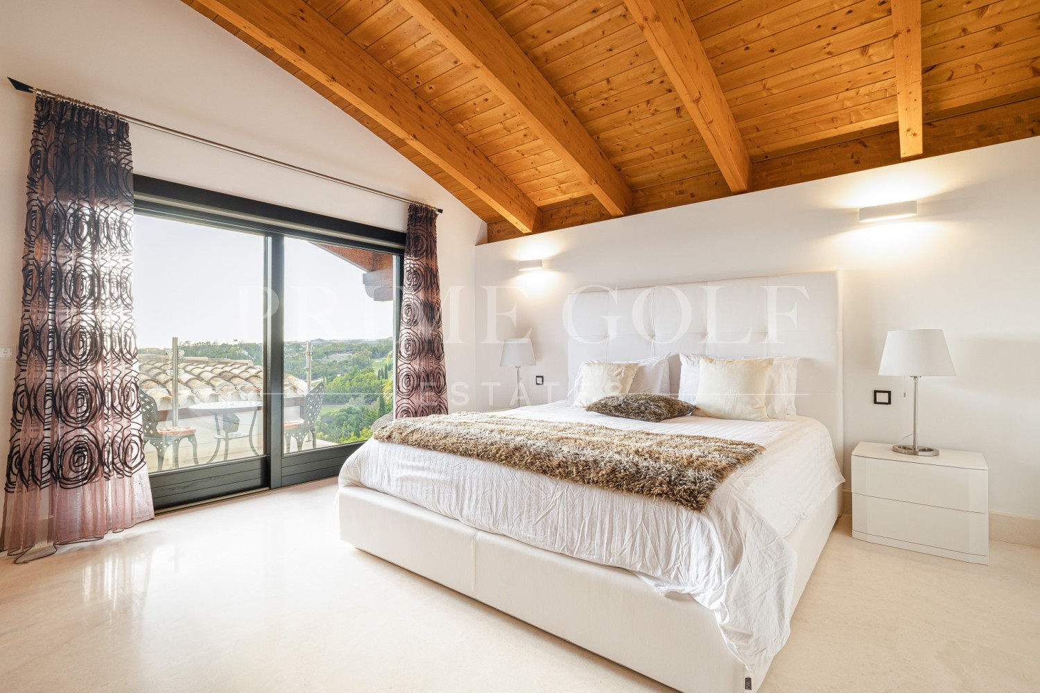 8 bed Villa For Sale in Benahavis, Malaga - thumb 19