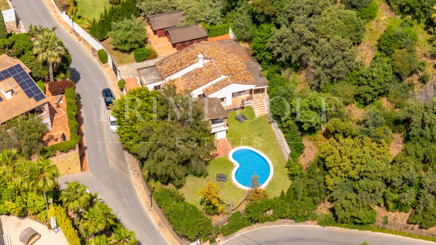 4 bed Villa For Sale in Marbella East, Malaga - thumb 1