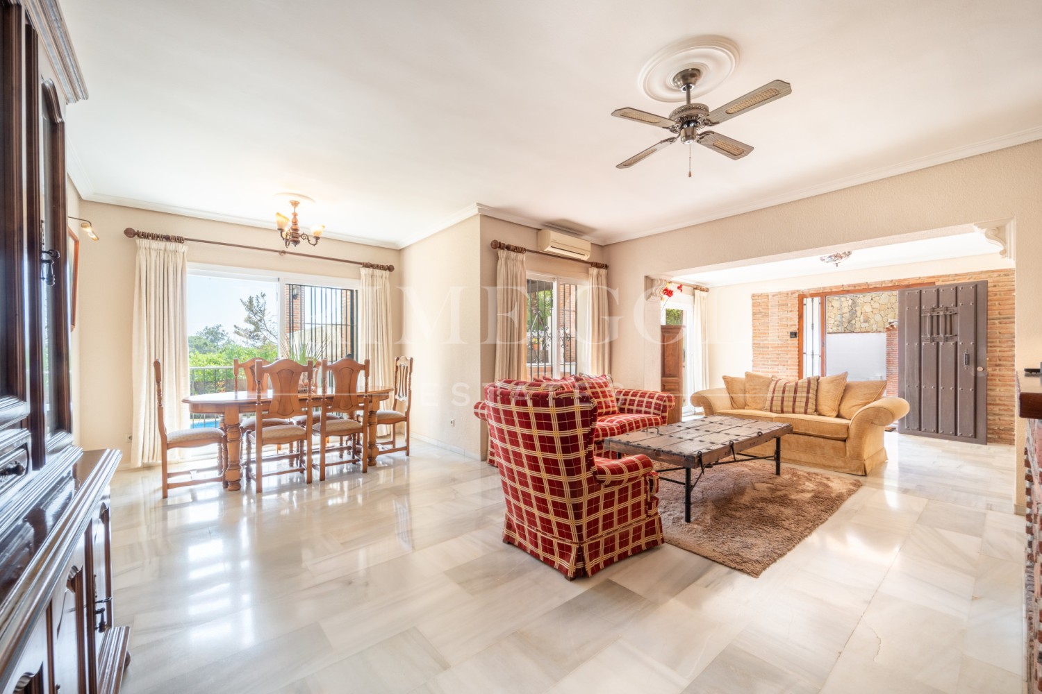 4 bed Villa For Sale in Marbella East, Malaga - thumb 4