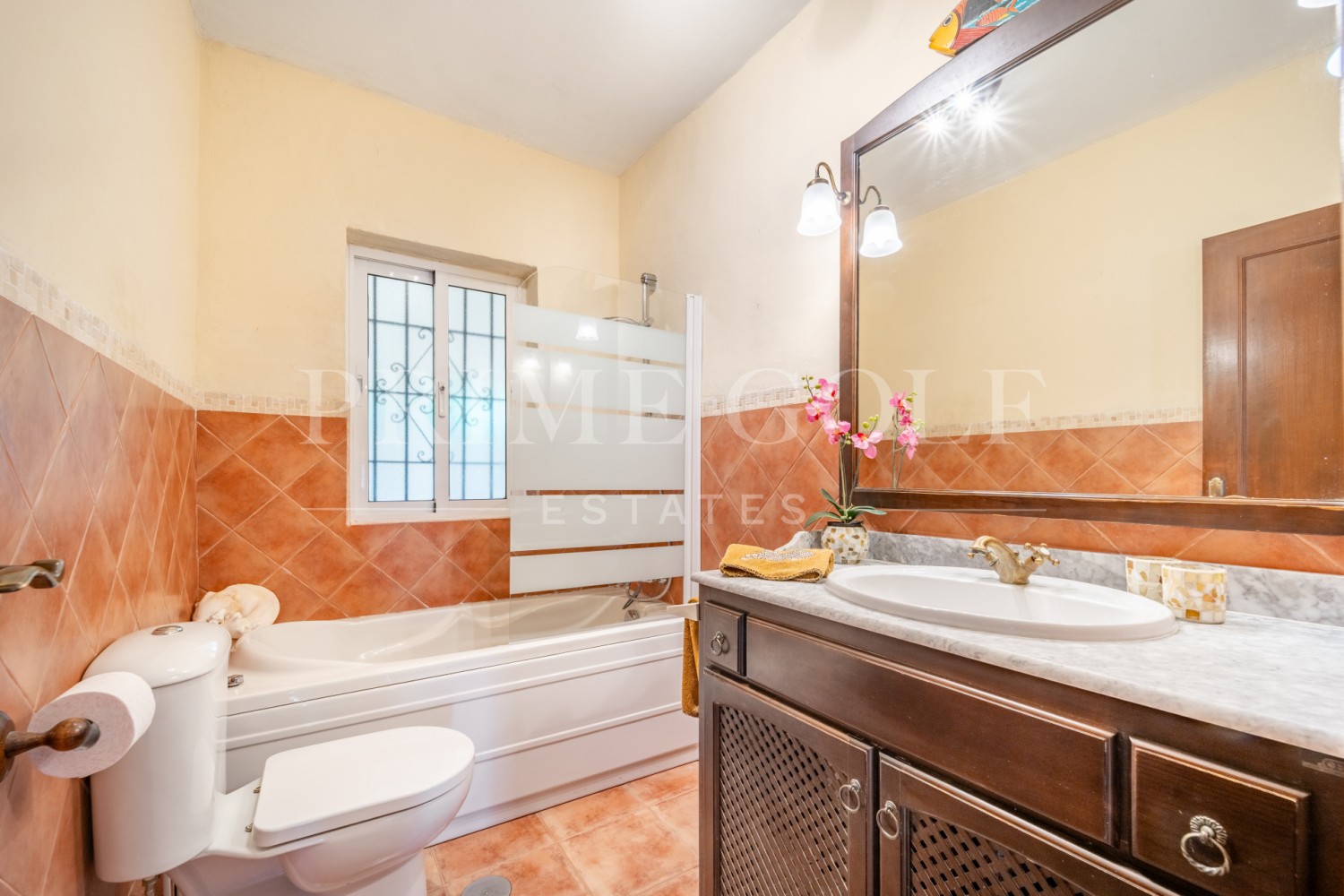 4 bed Villa For Sale in Marbella East, Malaga - thumb 7