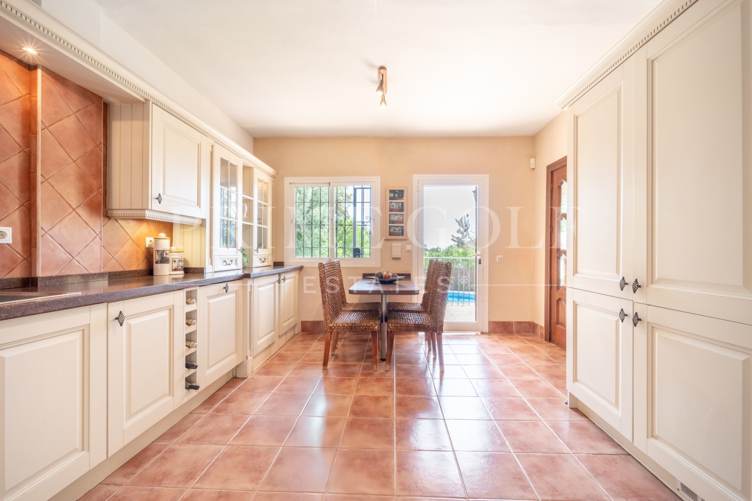 4 bed Villa For Sale in Marbella East, Malaga - thumb 33