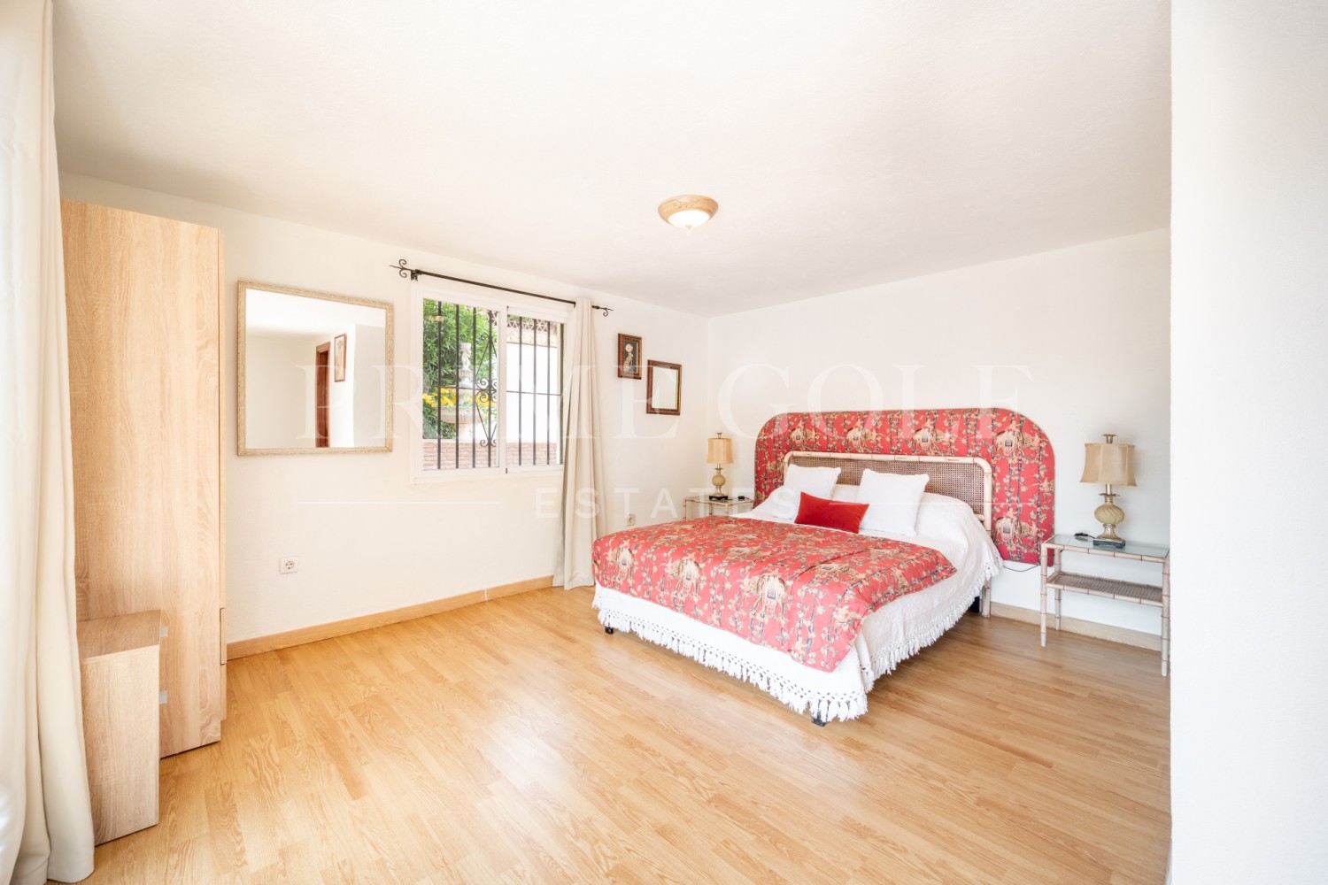 4 bed Villa For Sale in Marbella East, Malaga - thumb 37