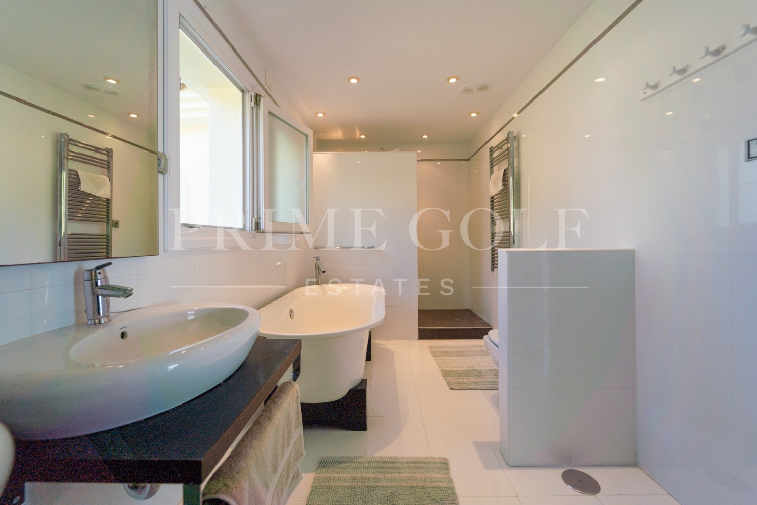 5 bed Villa For Sale in Mijas Costa, Malaga - thumb 36