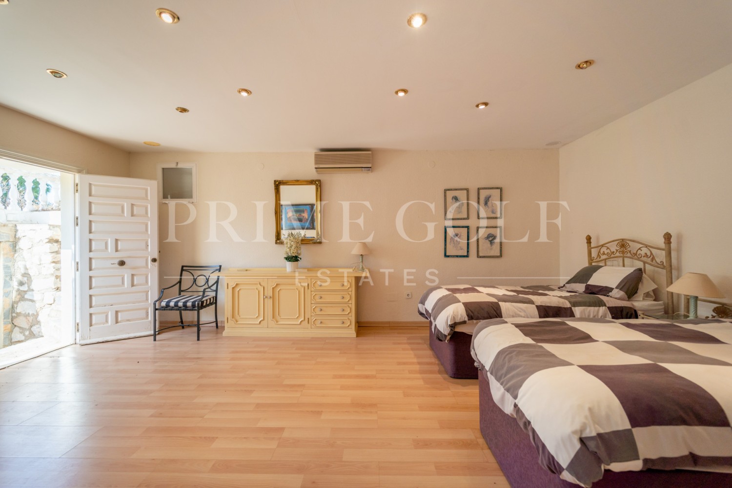 5 bed Villa For Sale in Mijas Costa, Malaga - thumb 58
