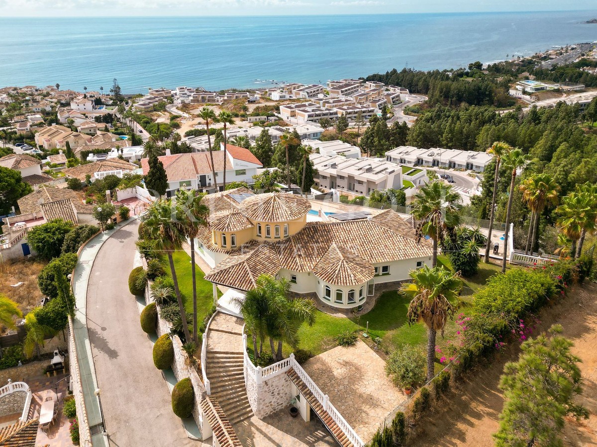 5 bed Villa For Sale in Mijas Costa, Malaga - thumb 59