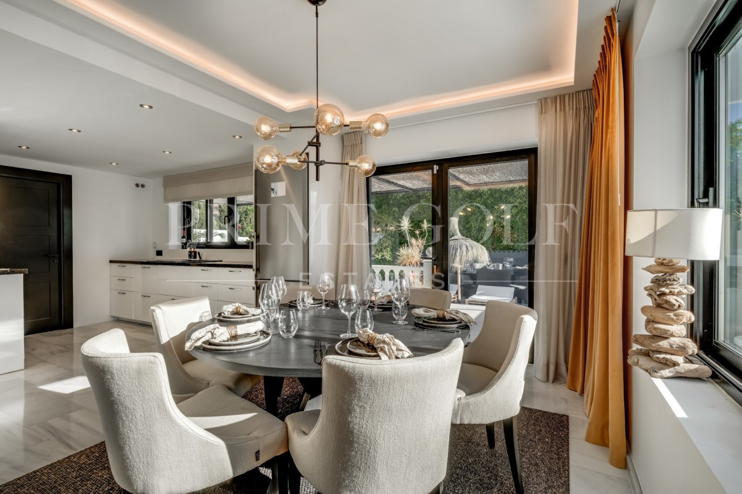 5 bed Villa For Sale in Nueva Andalucia, Malaga - thumb 4