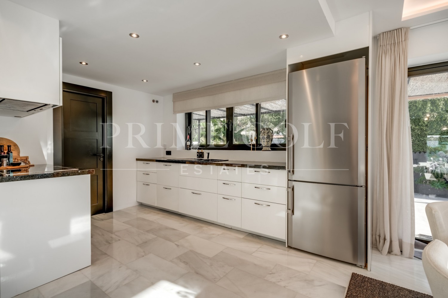 5 bed Villa For Sale in Nueva Andalucia, Malaga - thumb 17
