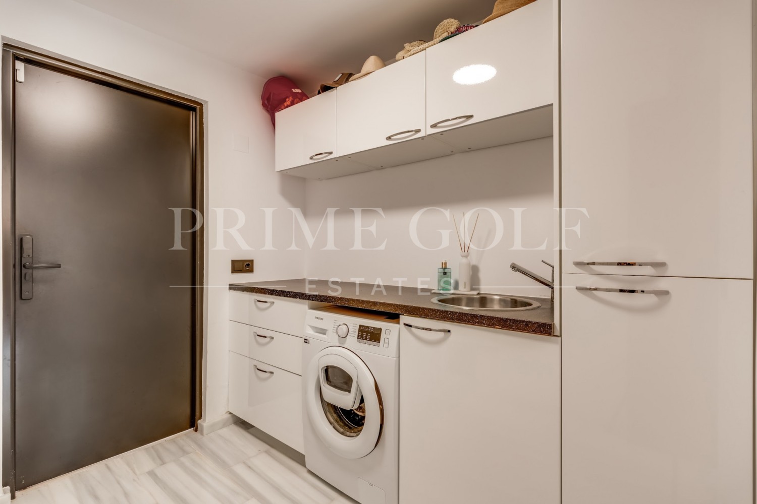 5 bed Villa For Sale in Nueva Andalucia, Malaga - thumb 18